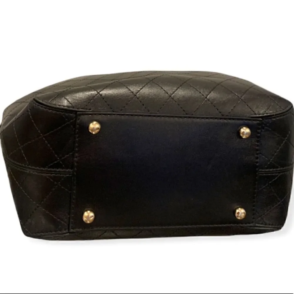 CHANEL Calfskin Stitched Drawstring Bag (Black)